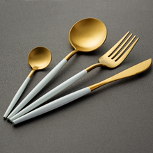 Lade das Bild in den Galerie-Viewer, Besteck-Set "Lorient" aus Edelstahl mit weißem Griff Matt & Gold | 16er Set