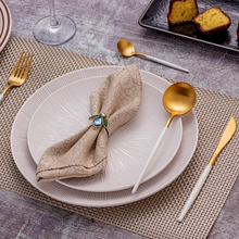 Lade das Bild in den Galerie-Viewer, Besteck-Set "Lorient" aus Edelstahl mit weißem Griff Matt & Gold | 16er Set