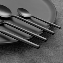 Lade das Bild in den Galerie-Viewer, Besteck-Set "Brest" aus Edelstahl Matt & Schwarz | 16er Set