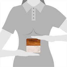 Lade das Bild in den Galerie-Viewer, Untersetzer "Penteli" aus weißem Marmor & Akazienholz 9 cm | 4er Set