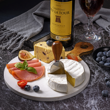 Lade das Bild in den Galerie-Viewer, Servierbrett "Carrara" aus weißem Marmor und Akazienholz 37cm | 1er Set