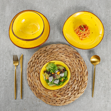 Lade das Bild in den Galerie-Viewer, Frühstücksteller Ø 21 cm aus der Serie „Potosi Sun“ – serviert mit Speise