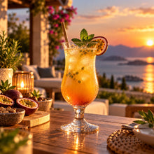 Lade das Bild in den Galerie-Viewer, OONYQ Crystal Hurricane 335 ml – bruchsicheres Cocktailglas aus Tritan mit Maracuja-Cocktail auf der Terrasse