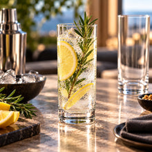 Lade das Bild in den Galerie-Viewer, OONYQ Crystal Longdrink 355 ml – bruchsicheres Longdrinkglas aus Tritan mit Zitronen-Drink und Rosmarin
