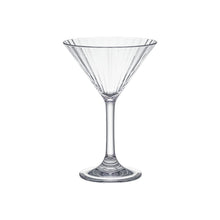 Lade das Bild in den Galerie-Viewer, OONYQ Striped Martini 215 ml – bruchsicheres Martiniglas aus Tritan mit Rillenoptik – Produktansicht