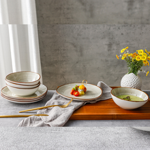 Lade das Bild in den Galerie-Viewer, Handbemalte Schüsseln und Frühstücksteller aus Keramik – Potosi Creme, gestapelt