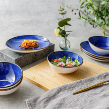 Lade das Bild in den Galerie-Viewer, 2 handbemalte Schüsseln Ø 15 cm – Keramik Tellerset „Potosi Ocean“