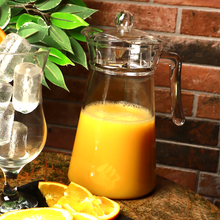 Lade das Bild in den Galerie-Viewer, Karaffe Krug "Bruges" mit Deckel aus Polycarbonate 1,8 Liter | 1er Set