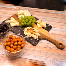 Lade das Bild in den Galerie-Viewer, Servierbrett "Thasos" aus schwarzem Marmor und Akazienholz 42 cm | 1er Set