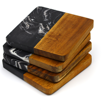 Lade das Bild in den Galerie-Viewer, Untersetzer "Thasos" aus schwarzem Marmor & Akazienholz 9 cm | 4er Set