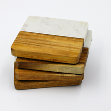 Lade das Bild in den Galerie-Viewer, Untersetzer "Penteli" aus weißem Marmor & Akazienholz 9 cm | 4er Set