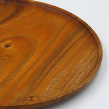 Lade das Bild in den Galerie-Viewer, Servierteller "Emerald" aus Akazienholz Ø 30 cm | 1er Set