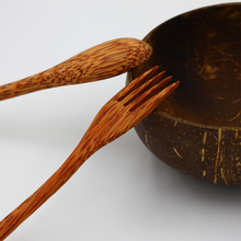 Lade das Bild in den Galerie-Viewer, Schüssel "Bali" aus Kokosnussschale mit Besteck Ø 14,5 | 1er Set