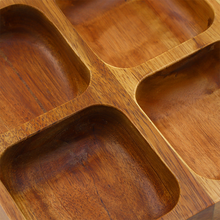 Lade das Bild in den Galerie-Viewer, Snackschale viergeteilt "Taldora" aus Akazienholz 21 cm | 1er Set