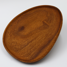 Lade das Bild in den Galerie-Viewer, Servierteller "Warmun" aus Akazienholz Ø 26 | 1er Set