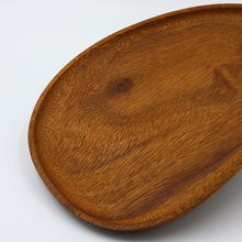 Lade das Bild in den Galerie-Viewer, Servierteller "Warmun" aus Akazienholz Ø 26 | 1er Set
