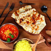 Lade das Bild in den Galerie-Viewer, Servierbrett "Yanbian" aus Wallnussholz 35 cm | 1er Set