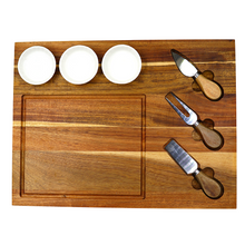 Lade das Bild in den Galerie-Viewer, Käseplatte "Dubbo" mit Besteck und Schalen aus Akazienholz 40 cm | 1er Set