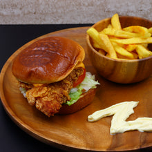 Lade das Bild in den Galerie-Viewer, Akazienschale "Wyandra" aus Akazienholz Ø 12 cm | 4er Set