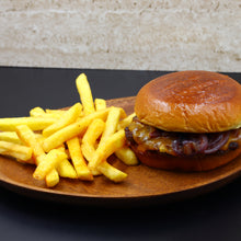 Lade das Bild in den Galerie-Viewer, Servierteller "Warmun" aus Akazienholz Ø 26 | 1er Set