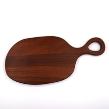 Lade das Bild in den Galerie-Viewer, Servierbrett "Yanbian" aus Wallnussholz 35 cm | 1er Set