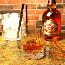 Lade das Bild in den Galerie-Viewer, Whiskeyglas Cross Cork aus Polycarbonate 300 ml – Bild 3