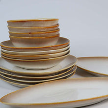 Lade das Bild in den Galerie-Viewer, Keramik Tellerset Charlotte“ – Speiseteller, Pastaschüsseln, Servierteller & Schalen - 14-teiliges Set – Handbemalt