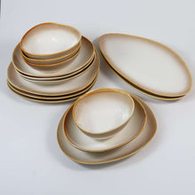 Lade das Bild in den Galerie-Viewer, Keramik Tellerset Charlotte“ – Speiseteller, Pastaschüsseln, Servierteller & Schalen - 14-teiliges Set – Handbemalt – Bild 4
