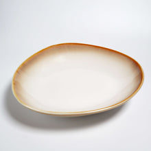 Lade das Bild in den Galerie-Viewer, Pastaschüssel Keramik 22 cm – Charlotte, Beige-Gold, Spülmaschinenfest – Bild 8