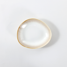 Lade das Bild in den Galerie-Viewer, Pastaschüssel „Charlotte“ Ø 22 cm – Beige-Gold, Draufsicht