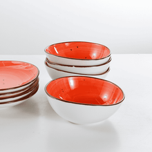 Lade das Bild in den Galerie-Viewer, Salatschüssel Keramik 15 cm – Potosi Papaya – Rot Orange - Handbemalt – Bild 2