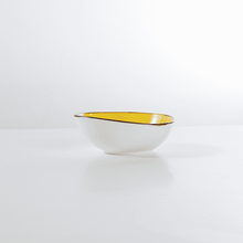 Lade das Bild in den Galerie-Viewer, Salatschüssel Keramik 15 cm – Potosi Sun – Gelb - Handbemalt – Bild 7