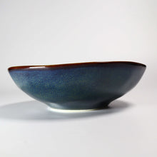 Lade das Bild in den Galerie-Viewer, Servierschale Keramik 15 cm – Blau-Grün-Gold Servierschale Gothenburg – Handbemalt – Bild 4