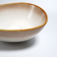 Lade das Bild in den Galerie-Viewer, Servierschale „Charlotte“ Ø 16 cm – Beige-Gold, Seitenansicht