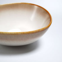 Lade das Bild in den Galerie-Viewer, Servierschale Keramik 16 cm – Charlotte Servierschale Beige-Gold, Spülmaschinenfest – Bild 3