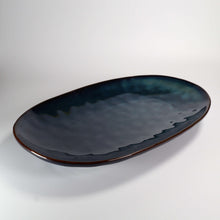 Lade das Bild in den Galerie-Viewer, Servierschale Gothenburg“ Ø 36 cm – Blau-Grün-Gold Keramikschale - Handbemalt – Bild 2