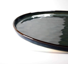 Lade das Bild in den Galerie-Viewer, Speiseteller Gothenburg“ Blau-Grün-Gold Ø 28 cm aus Keramik – Handbemalt – Bild 5