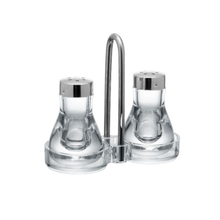 Lade das Bild in den Galerie-Viewer, Modernes Salz- und Pfefferstreuer-Set aus hochwertigem Acryl mit Edelstahlverschluss und praktischem Halter. Ideal für Küche, Esstisch, Gastronomie und Restaurants.
