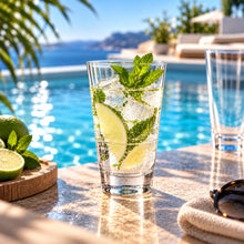 Lade das Bild in den Galerie-Viewer, OONYQ Crystal Longdrink 330 ml – bruchsicheres, stapelbares Longdrinkglas aus Tritan mit Mojito am Pool
