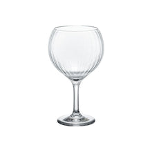 Lade das Bild in den Galerie-Viewer, OONYQ Striped Gin 640 ml – bruchsicheres Gin-Tonic-Glas aus Tritan mit Rillenoptik – Produktansicht
