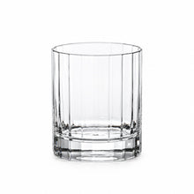 Lade das Bild in den Galerie-Viewer, OONYQ Striped Tumbler 260 ml – bruchsicherer Tumbler aus Tritan mit Rillenoptik – Produktansicht

