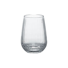 Lade das Bild in den Galerie-Viewer, OONYQ Striped Tumbler 350 ml – bruchsicherer Tumbler aus Tritan mit Rillenoptik – Produktansicht
