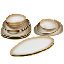 Lade das Bild in den Galerie-Viewer, Komplettes Keramik Tellerset „Charlotte“ 14-teilig – Hauptansicht in Beige-Gold

