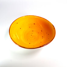 Lade das Bild in den Galerie-Viewer, Draufsicht auf die Salatschüssel „Potosi Sun“ Ø 15 cm – Keramik, sonnengelb handbemalt
